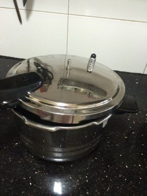 蘇泊爾22cm好幫手不銹鋼壓力鍋 健康安全，廚房得力助手